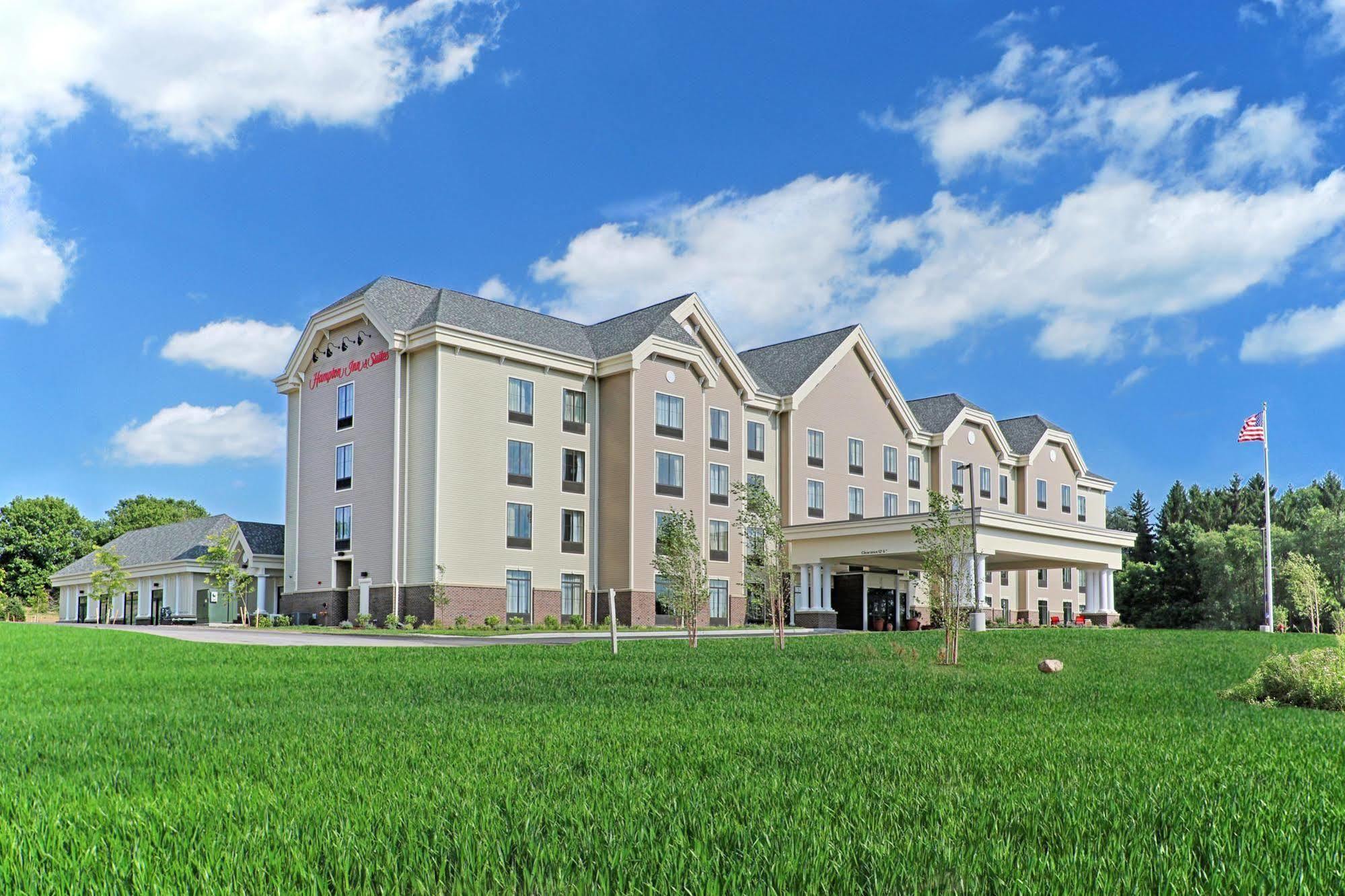 Hampton Inn & Suites Cazenovia, Ny Exterior photo